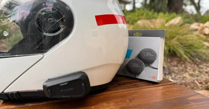 Are Helmet Speakers Safe for Riders Who Love Music on the Go