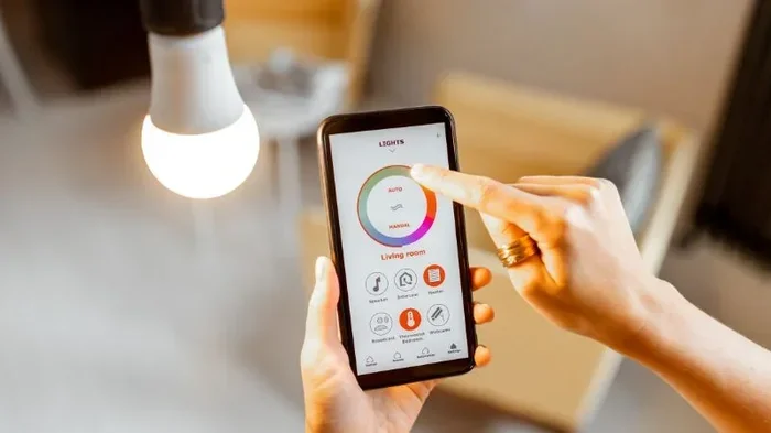 Can I Control A Smart Bulb From My Phone Right Now