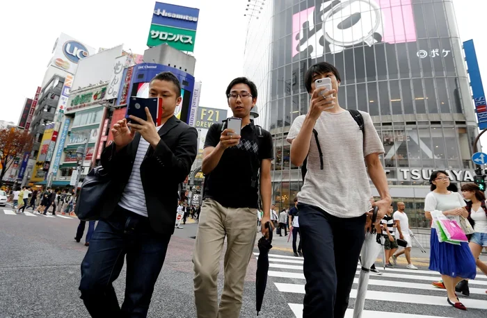 Can You Use Your Phone In Japan Heres What To Know