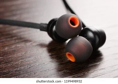 Are Wired Earbuds Still A Thing Heres The Full Story